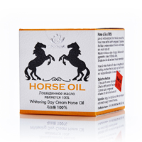 Дневной осветляющий крем для лица с лошадиным жиром Sritana 50 мл / Horse Oil Sritana Whitening Day Cream 50 ml