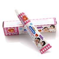 Зубная паста-гель для детей старше 6 месяцев Kodomo со вкусом клубники от Lion 40 гр / Lion Kodomo Gel Toothpaste Kids Sugar Free Special For Children (Strawberry Flavor) 40g